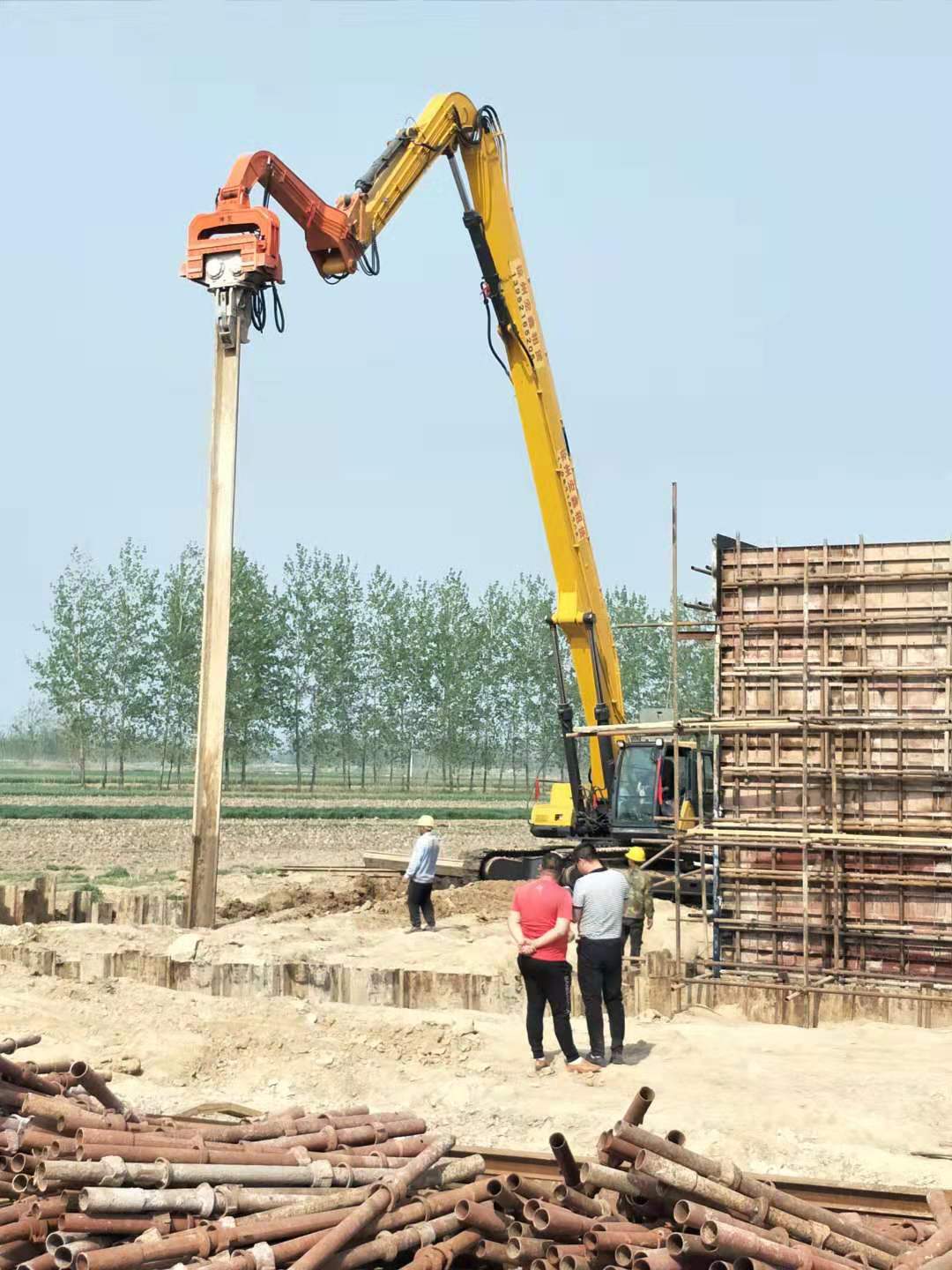 徐州徐工550打樁機(jī)打拔拉森鋼板樁